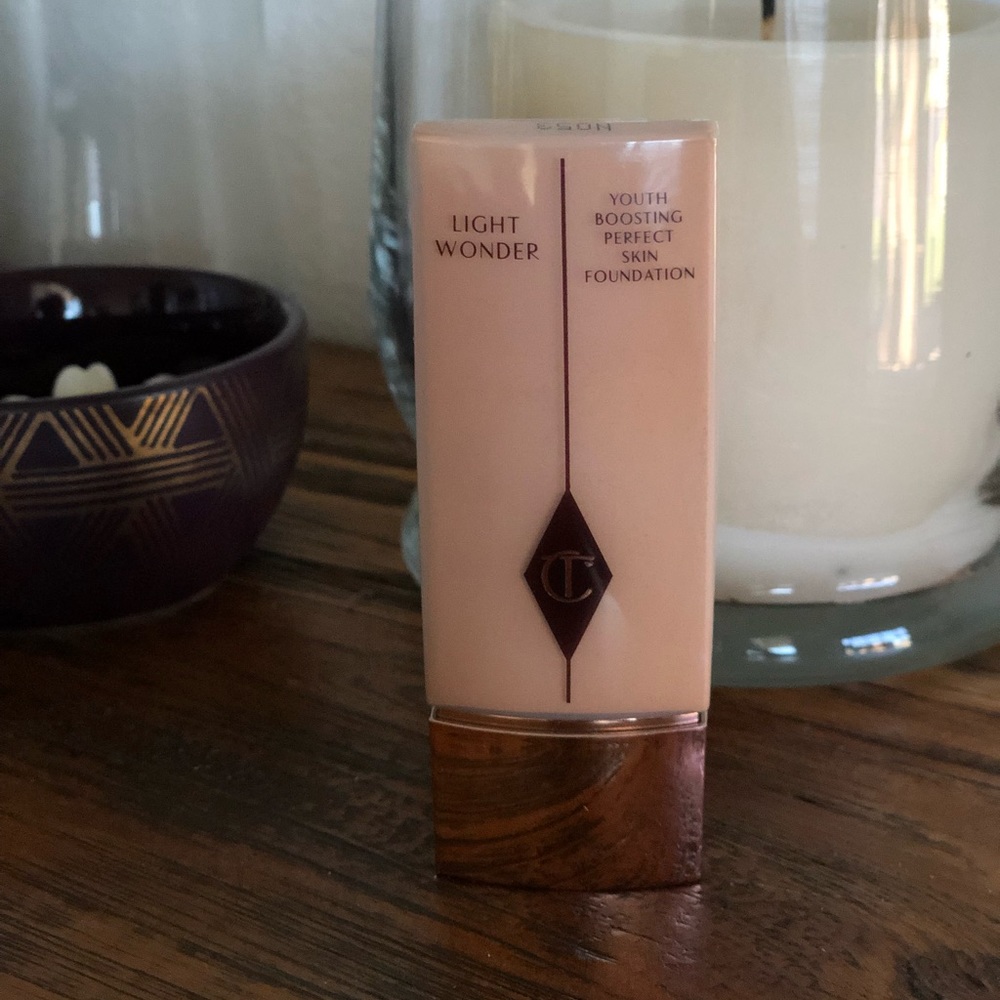 Charlotte Tilbury Light Wonder Foundation 7